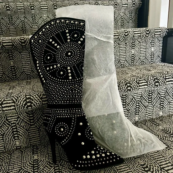 NIB Olivia Miller Studded Boot-Size 9 - Picture 5 of 7